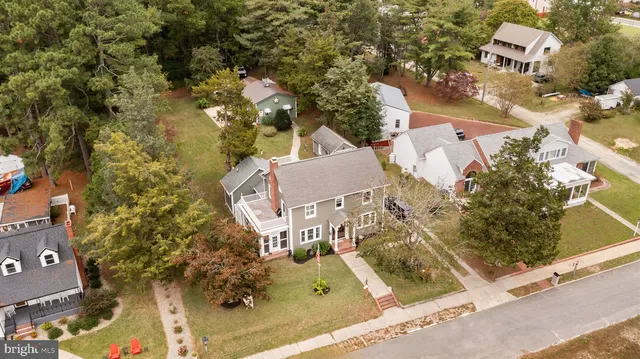 $799,900 | 204 Lake Drive, Milton, DE 19968