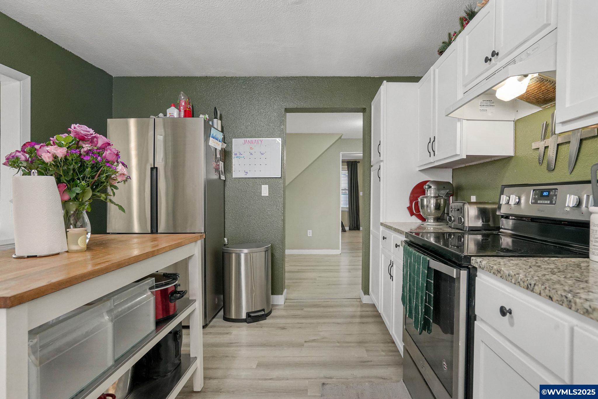 4018 Lone Oak Road Southeast Salem, OR 97302 - Photo 9 of 26 Gallery Image 9
