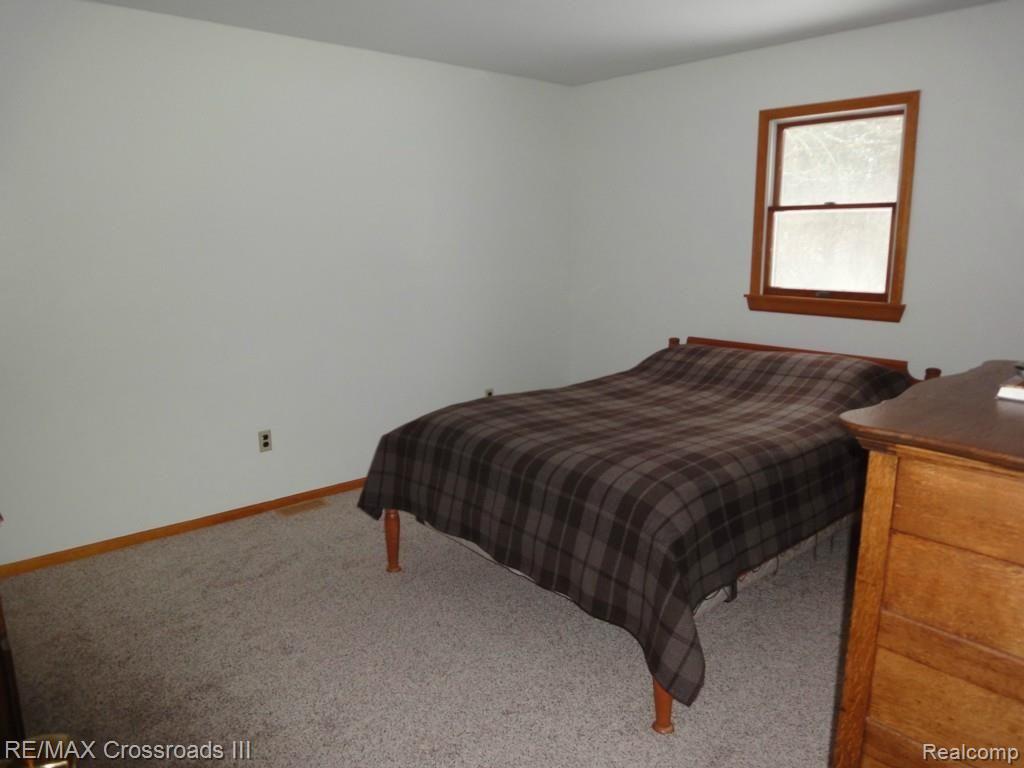 43112 Harris Road Belleville, MI 48111 - Photo 4 of 12 DSC01084.jpg