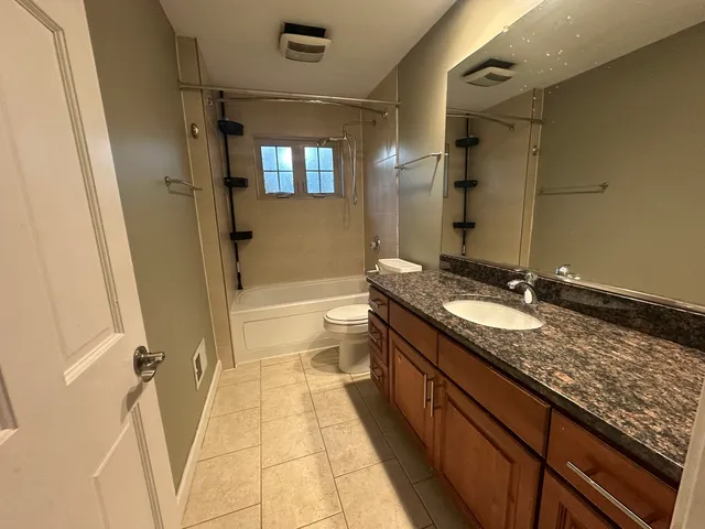 $2,800 | 1600 West 55th Street, La Grange, IL 60525