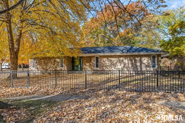 $249,900 | 161 Cypress Point Drive, Springfield, IL 62704