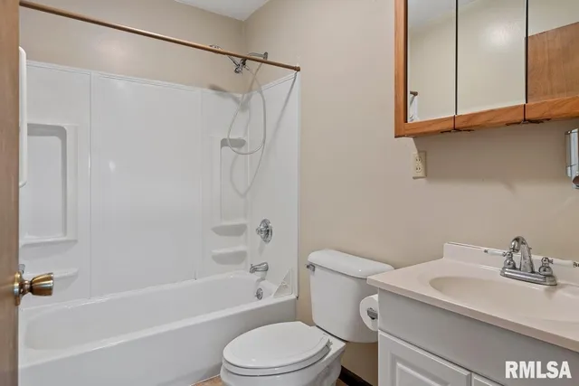 $249,900 | 161 Cypress Point Drive, Springfield, IL 62704