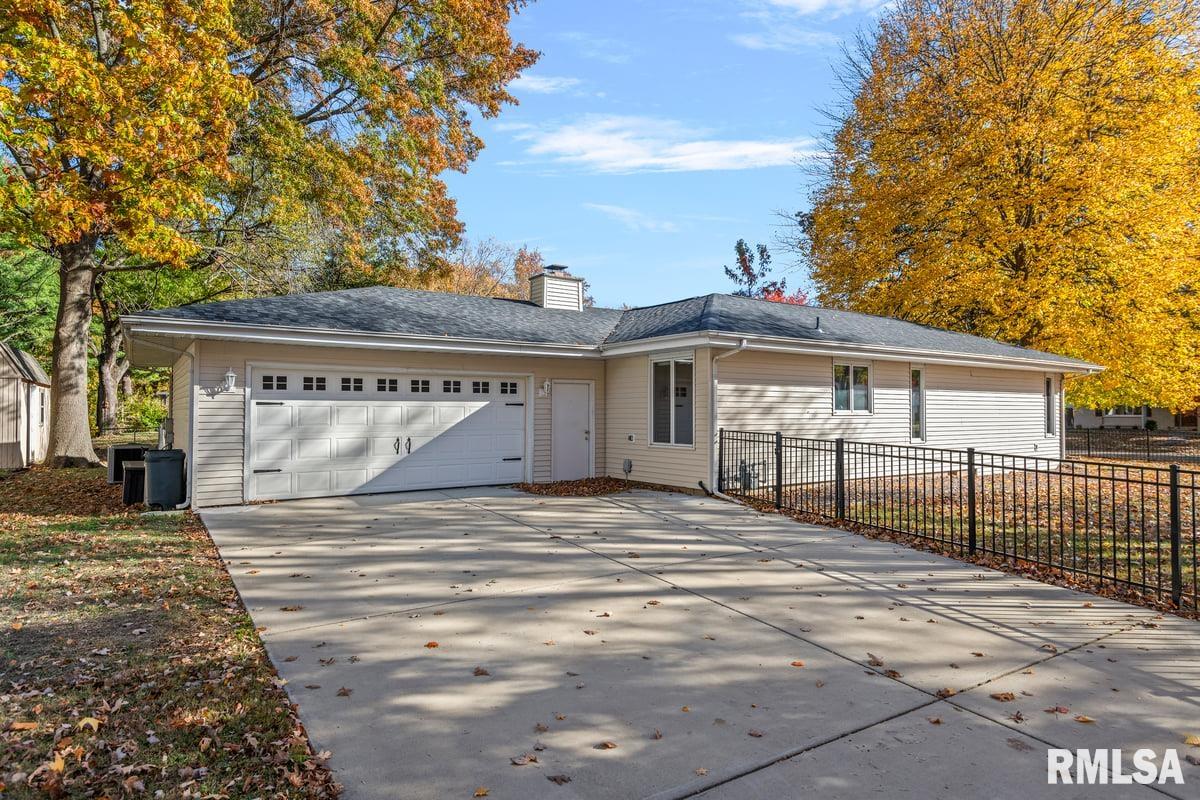 161 Cypress Point Drive Springfield, IL 62704 - Photo 4 of 44