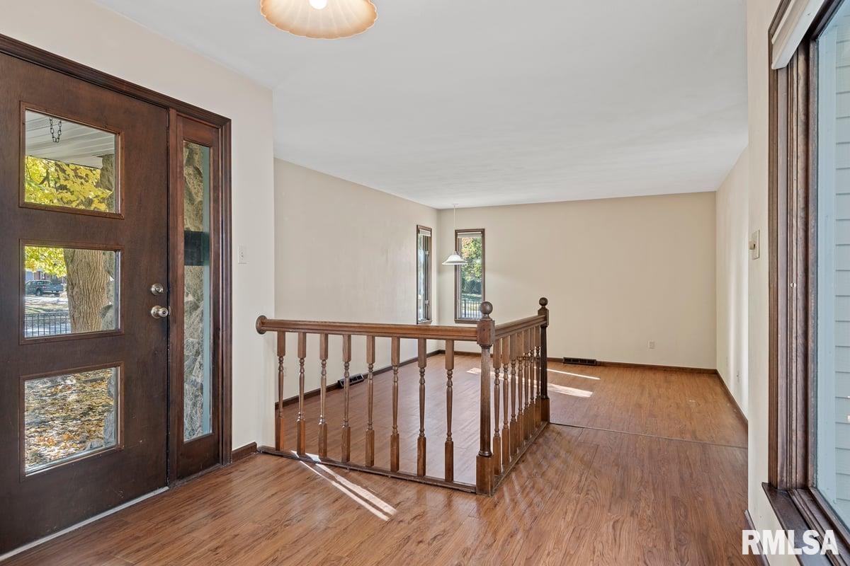 161 Cypress Point Drive Springfield, IL 62704 - Photo 7 of 44