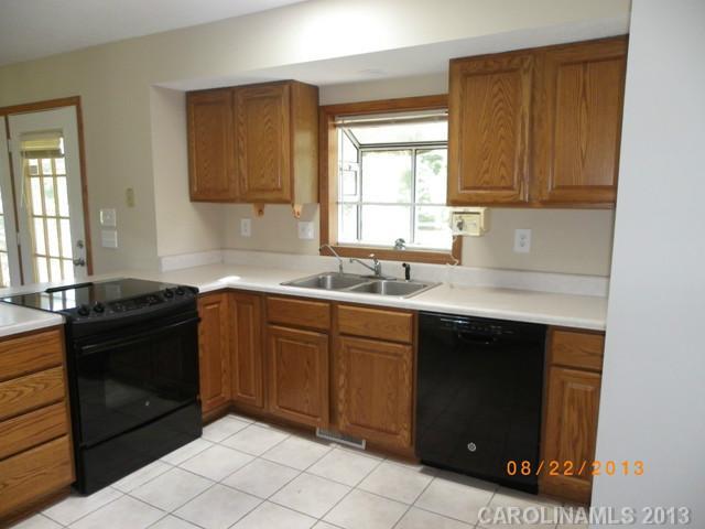 910 Tirzah Road York, SC 29745 - Photo 4 of 13 Gallery Image 4