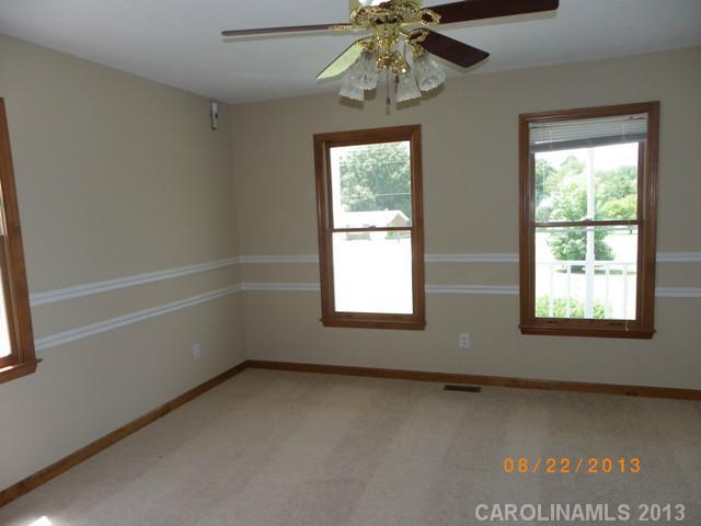 910 Tirzah Road York, SC 29745 - Photo 5 of 13 Gallery Image 5