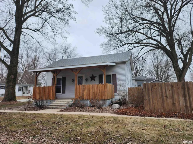 $169,500 | 305 Simpson Street, Mechanicsburg, IL 62545