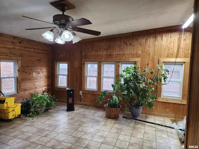 $157,000 | 305 Simpson Street, Mechanicsburg, IL 62545