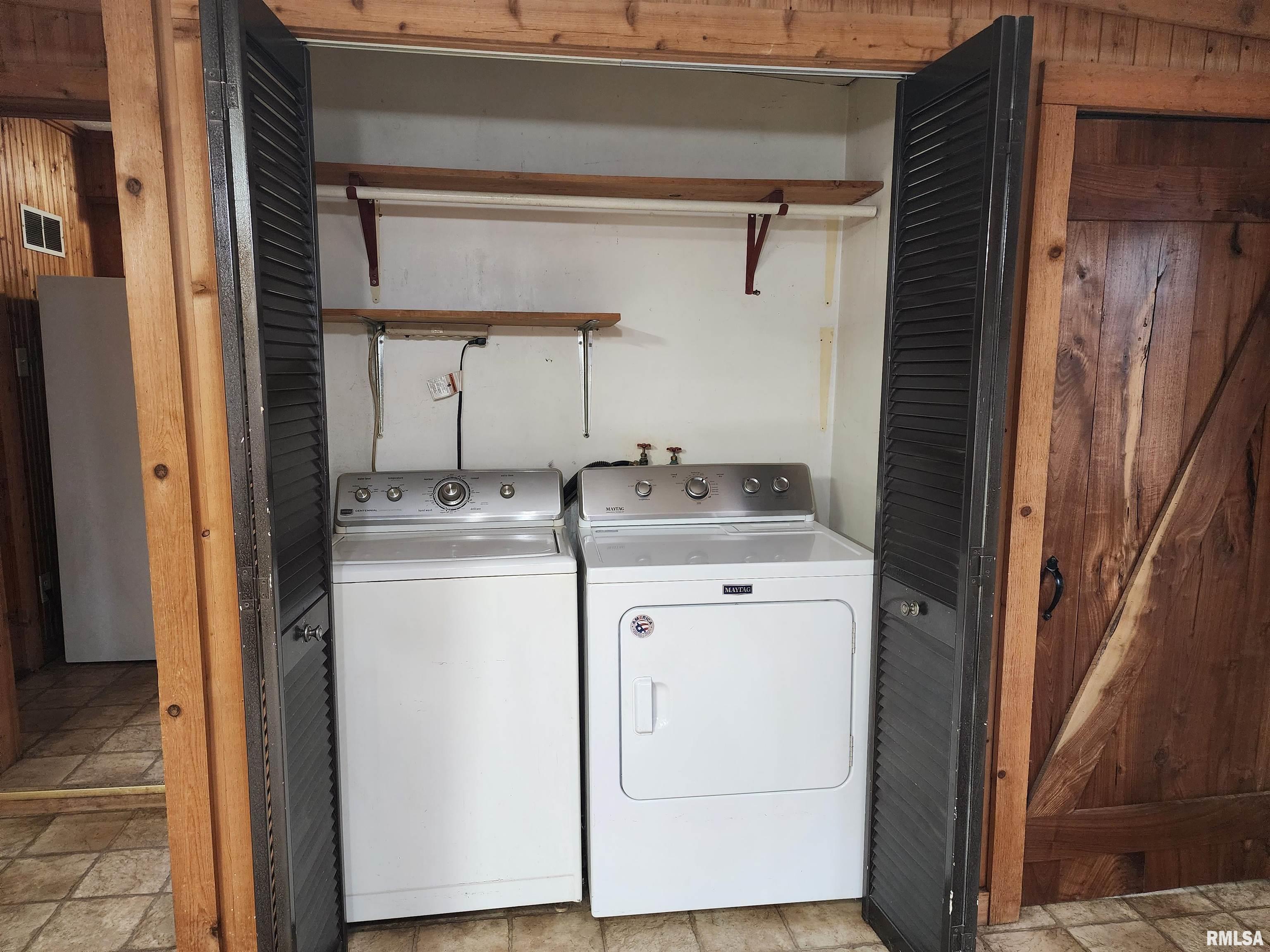 305 Simpson Street Mechanicsburg, IL 62545 - Photo 12 of 26