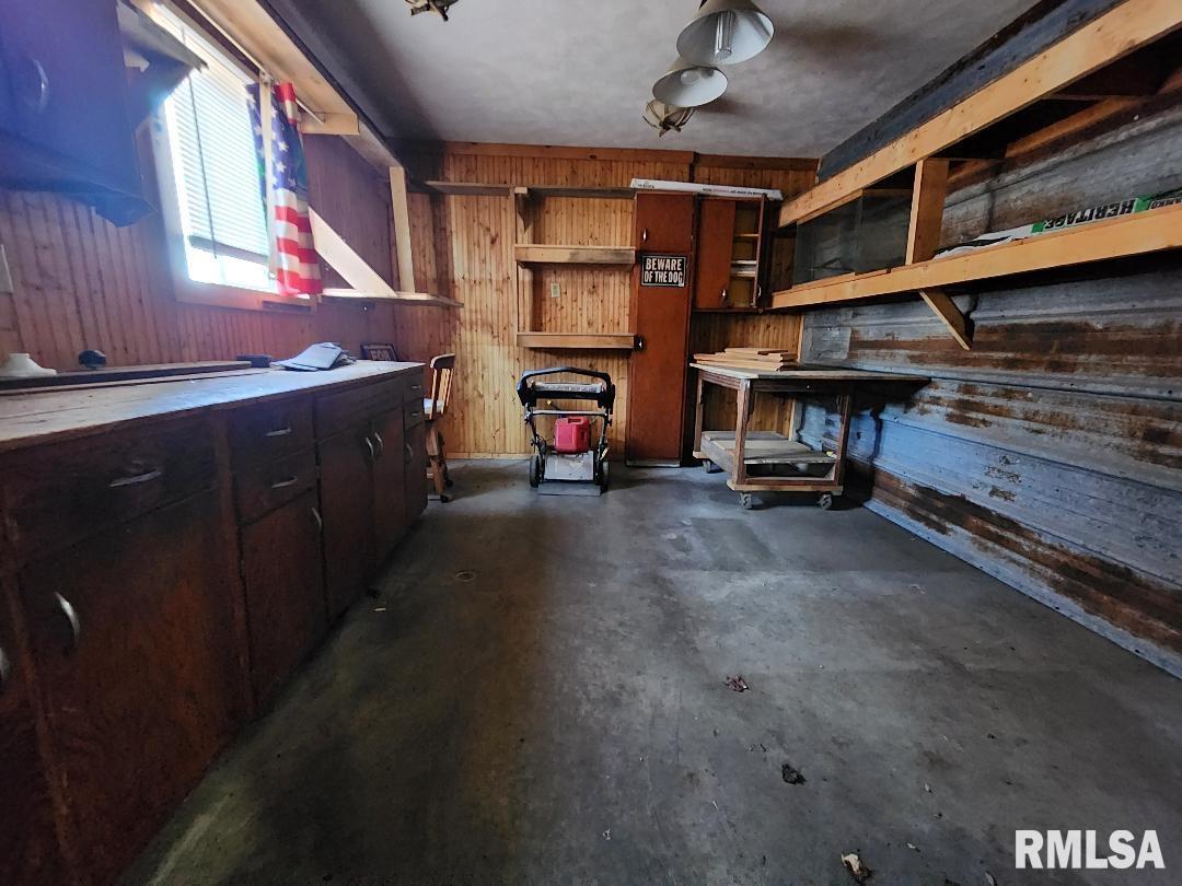 305 Simpson Street Mechanicsburg, IL 62545 - Photo 13 of 33