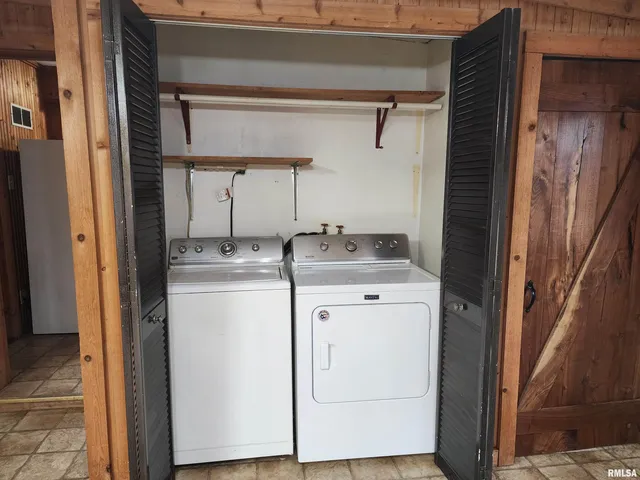 $169,500 | 305 Simpson Street, Mechanicsburg, IL 62545