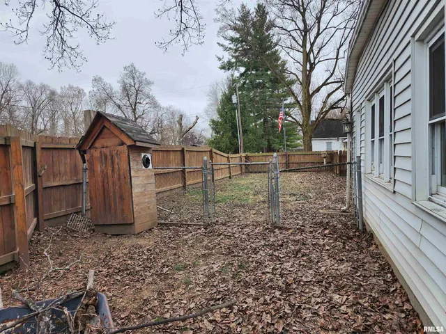 $157,000 | 305 Simpson Street, Mechanicsburg, IL 62545