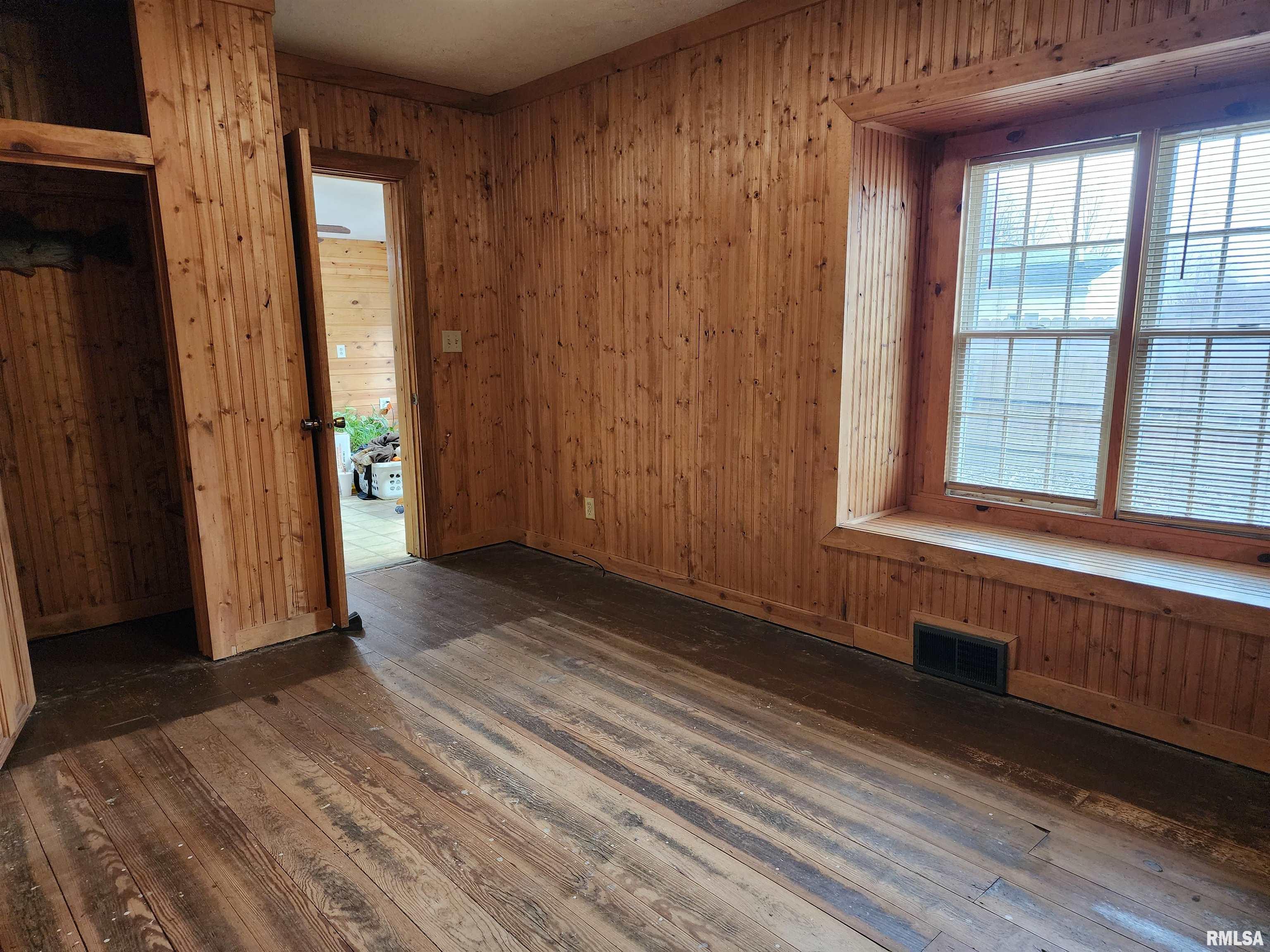 305 Simpson Street Mechanicsburg, IL 62545 - Photo 19 of 33