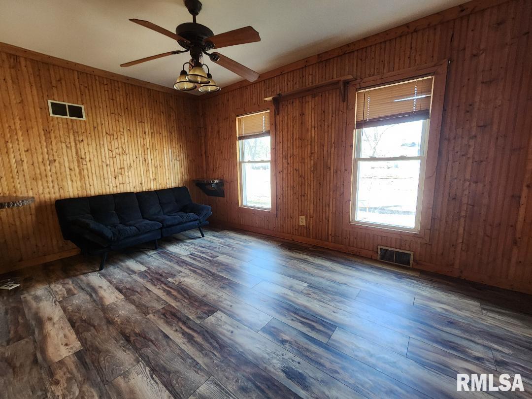 305 Simpson Street Mechanicsburg, IL 62545 - Photo 20 of 33