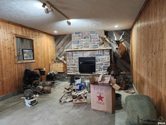 $169,500 | 305 Simpson Street, Mechanicsburg, IL 62545