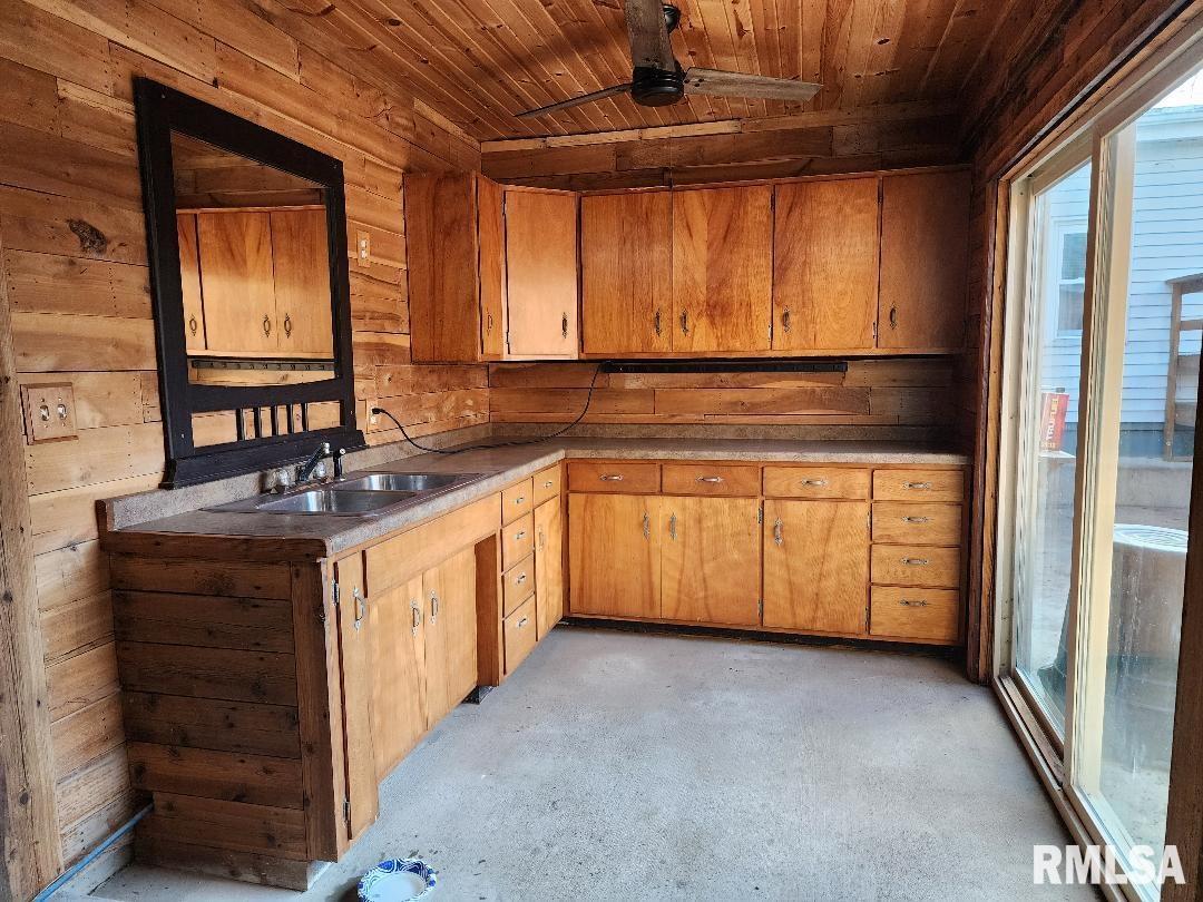 305 Simpson Street Mechanicsburg, IL 62545 - Photo 22 of 26