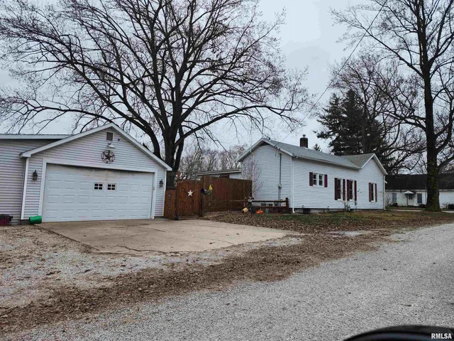 $157,000 | 305 Simpson Street, Mechanicsburg, IL 62545