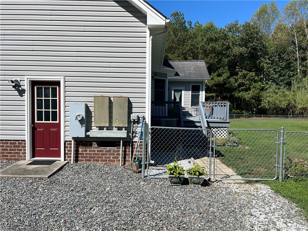 1419 Mill Creek Road Wake, VA 23176 - Photo 4 of 49 400 amp Service on Attached Garage Side
