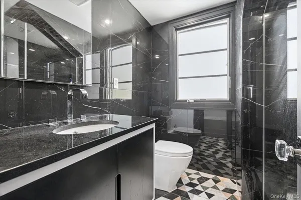 $2,900,000 | 230 Ocean Avenue, Lawrence, NY 11559