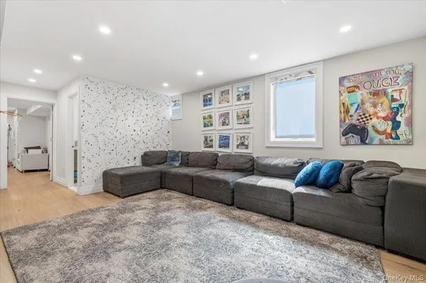 $2,900,000 | 230 Ocean Avenue, Lawrence, NY 11559