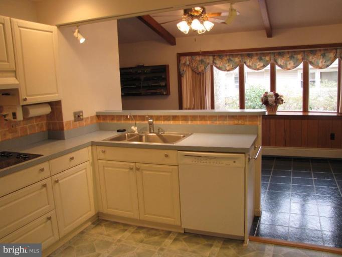 7141 Oak Ridge Road Falls Church, VA 22042 - Photo 12 of 24 Kitchen #2
