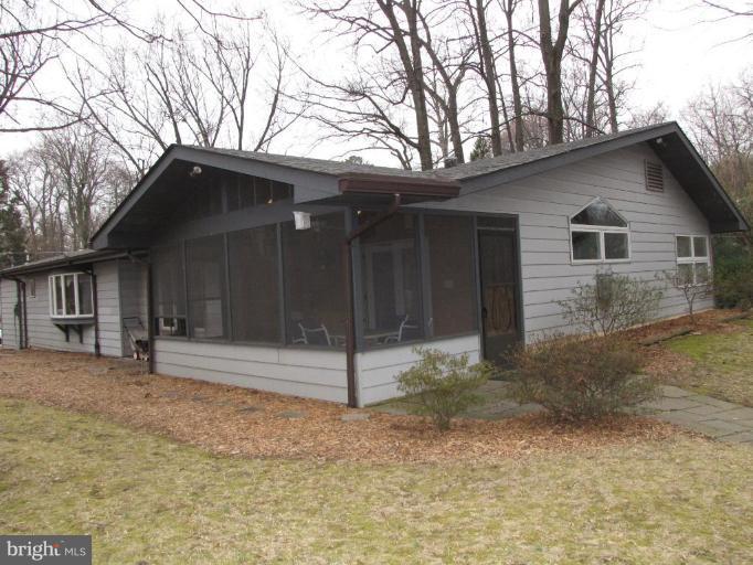 7141 Oak Ridge Road Falls Church, VA 22042 - Photo 3 of 24 Exterior #3