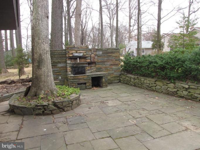 7141 Oak Ridge Road Falls Church, VA 22042 - Photo 4 of 24 Exterior #4