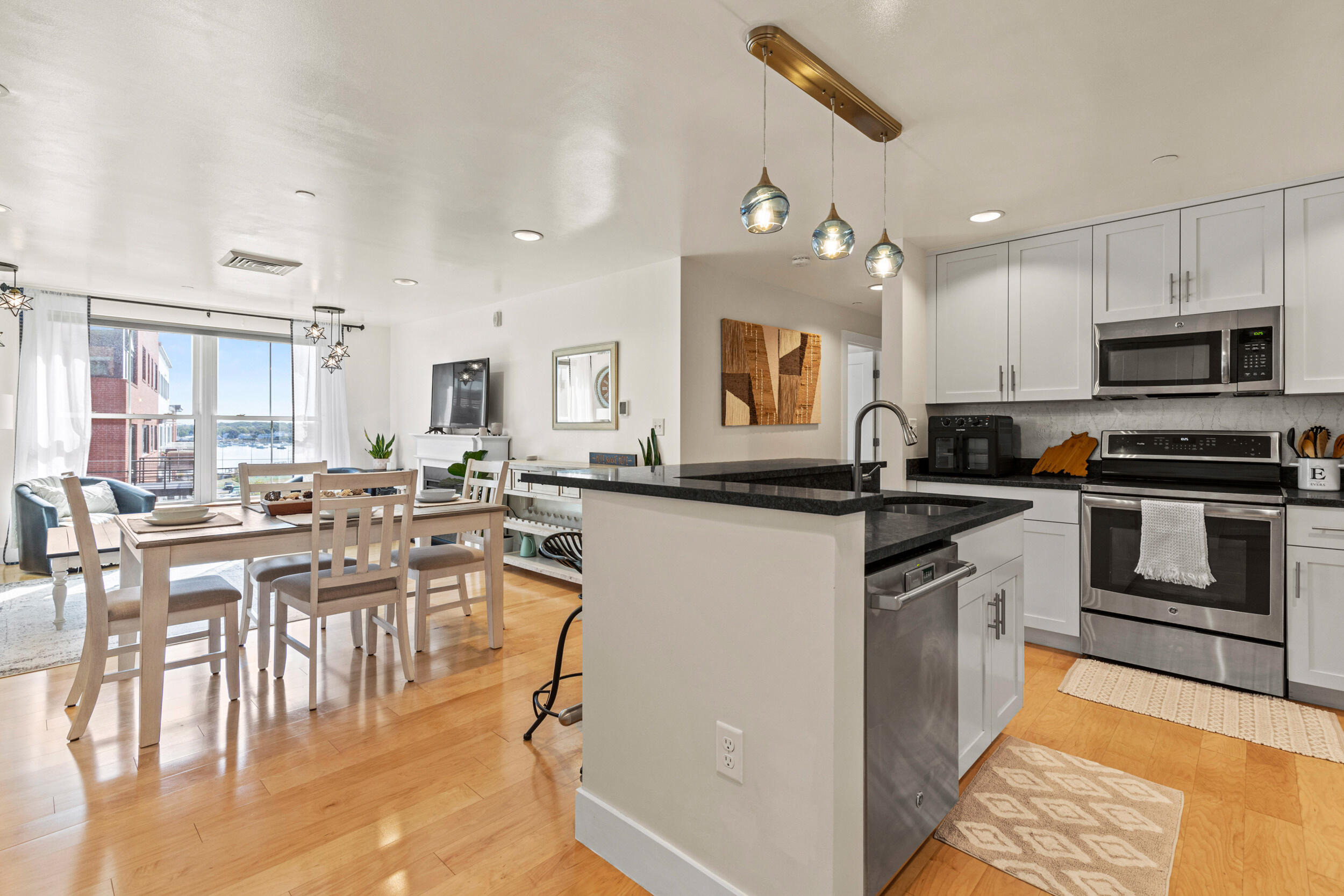 25 High Street, Unit 408 Portland, ME 04101 - Photo 2 of 43 25 high st unit 408, portland-01