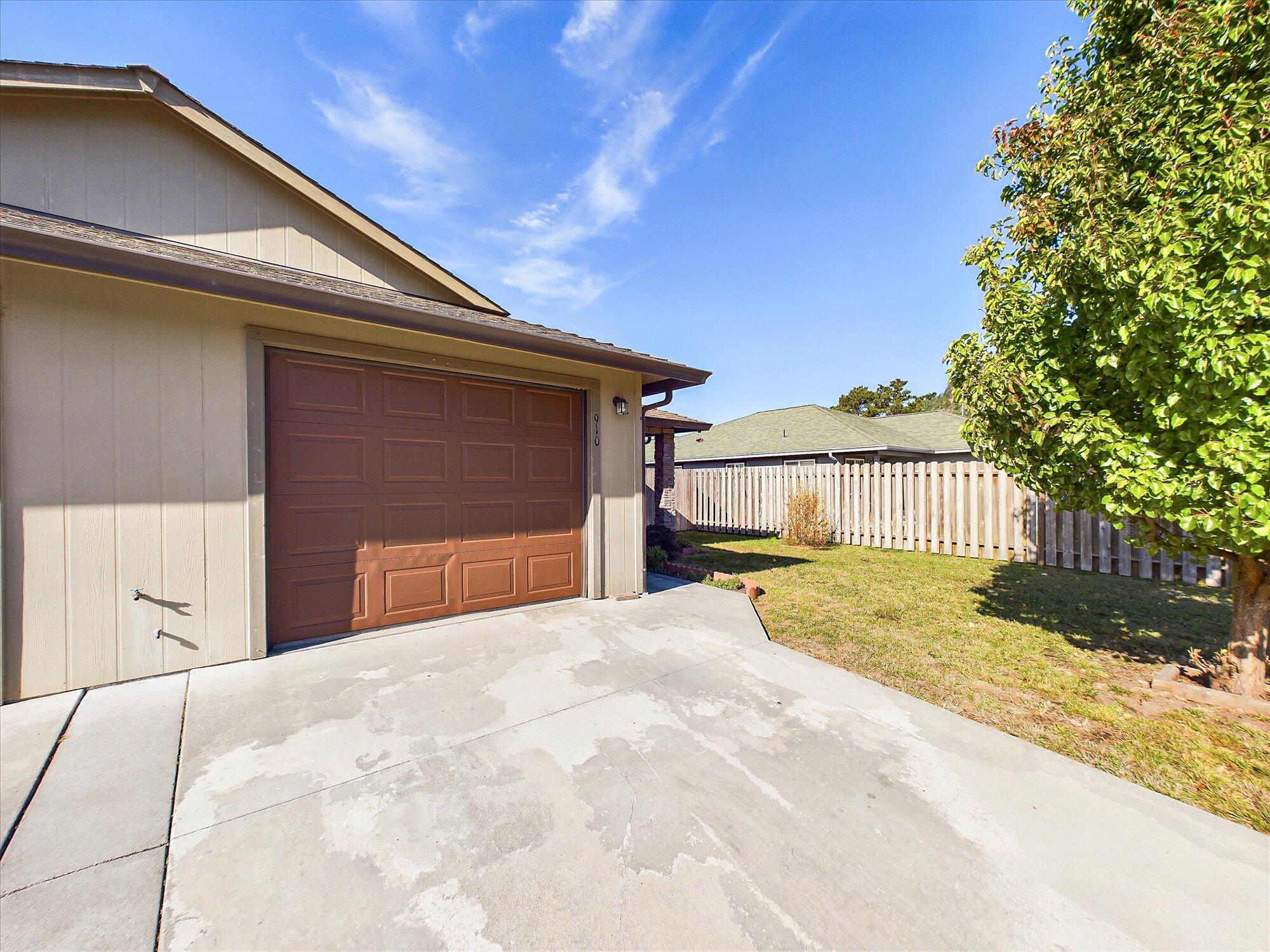 908-910 Hilda Court Rio Dell, CA 95562 - Photo 4 of 45