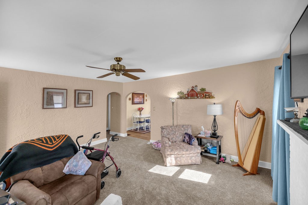 558 North Hillcrest Boulevard Decatur, IL 62522 - Photo 7 of 29 Gallery Image 7