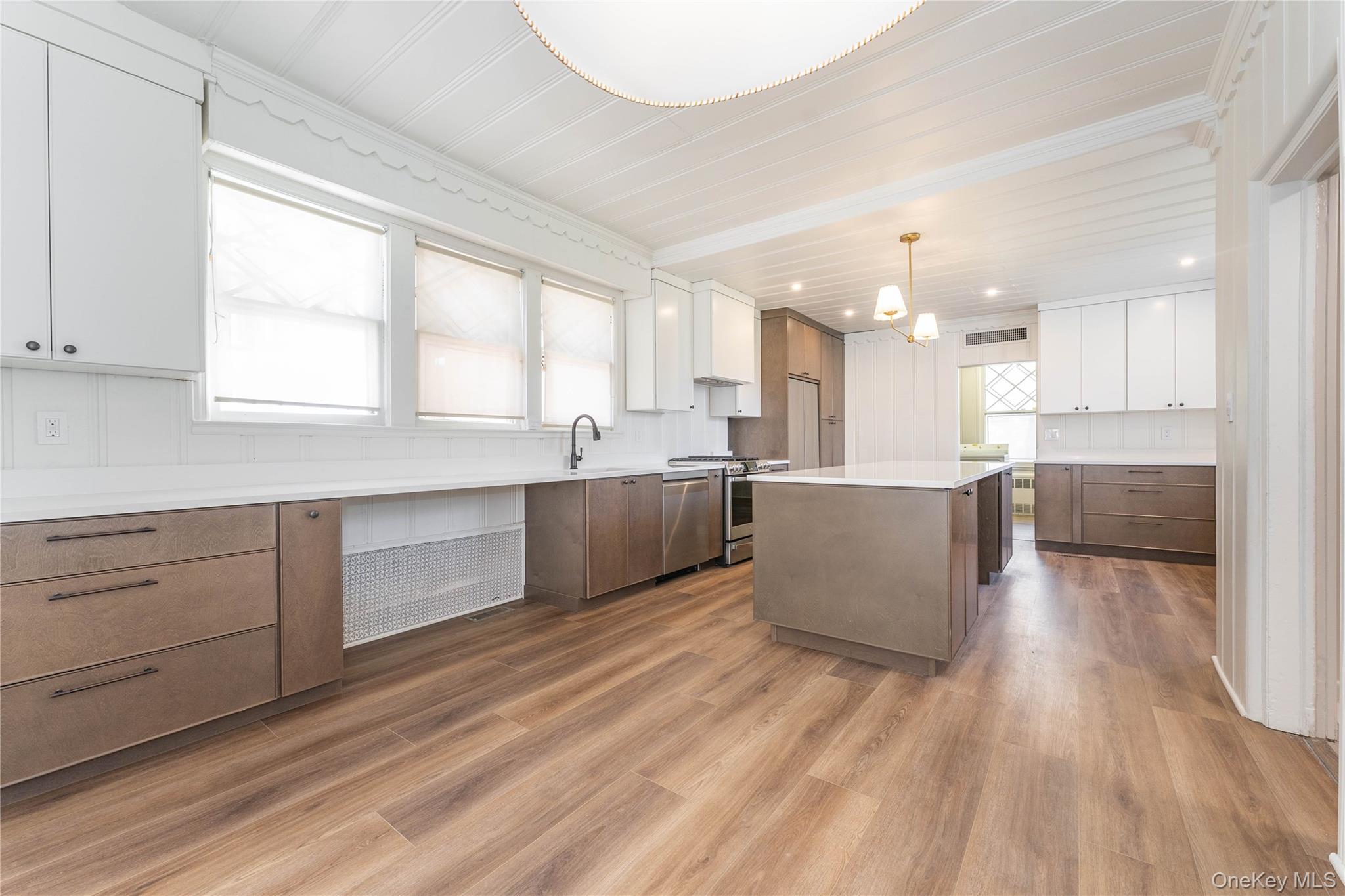 486 Oxford Road Cedarhurst, NY 11516 - Photo 12 of 31