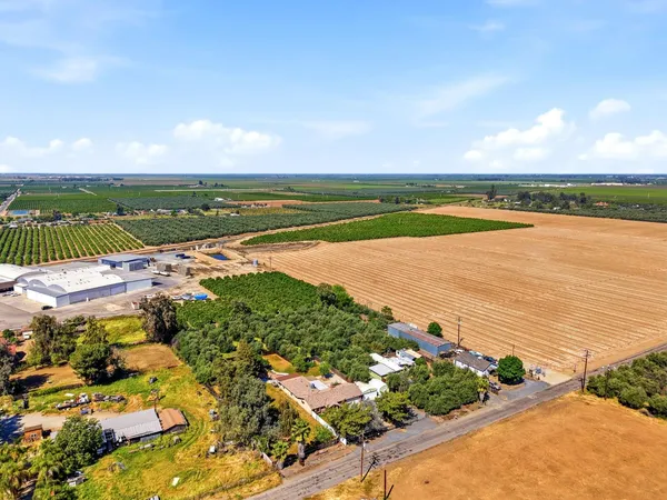 $425,000 | 24053 Road 212, Lindsay, CA 93247