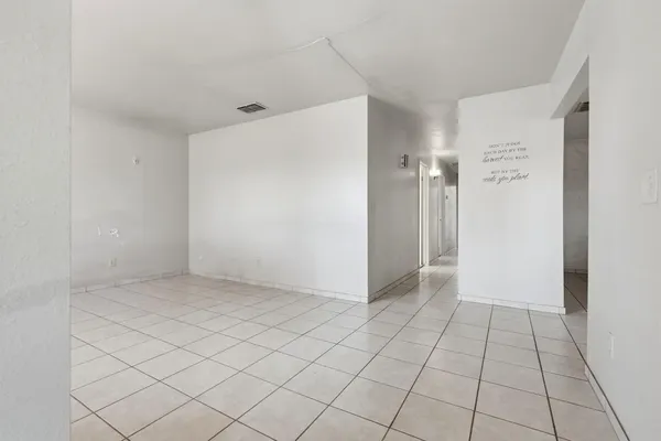 $425,000 | 24053 Road 212, Lindsay, CA 93247