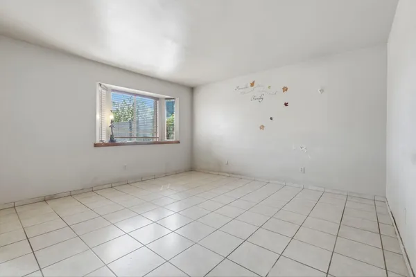 $425,000 | 24053 Road 212, Lindsay, CA 93247