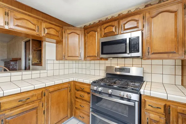 $425,000 | 24053 Road 212, Lindsay, CA 93247