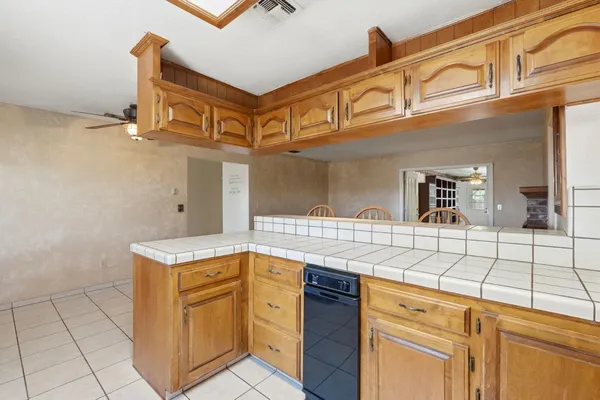 $425,000 | 24053 Road 212, Lindsay, CA 93247