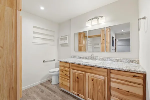 $425,000 | 24053 Road 212, Lindsay, CA 93247