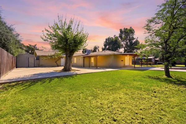 $425,000 | 24053 Road 212, Lindsay, CA 93247