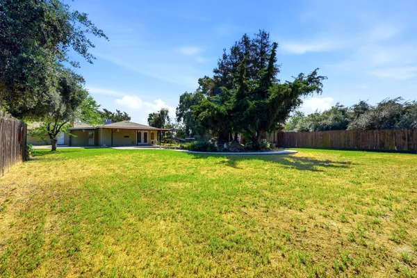 $425,000 | 24053 Road 212, Lindsay, CA 93247