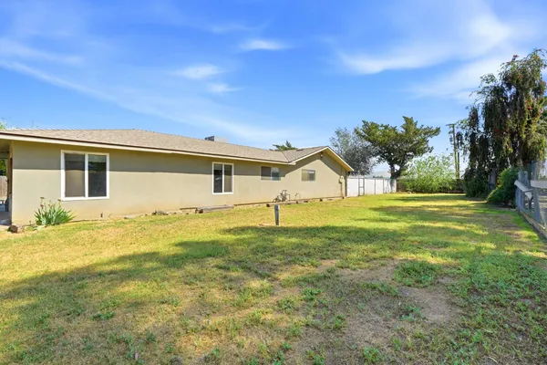 $425,000 | 24053 Road 212, Lindsay, CA 93247