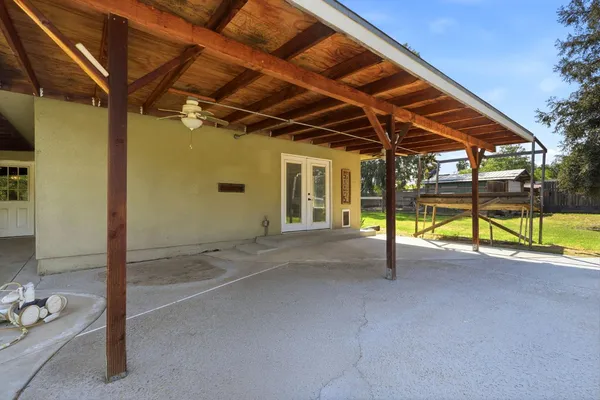 $425,000 | 24053 Road 212, Lindsay, CA 93247