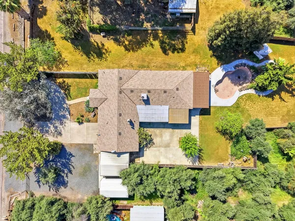 $425,000 | 24053 Road 212, Lindsay, CA 93247