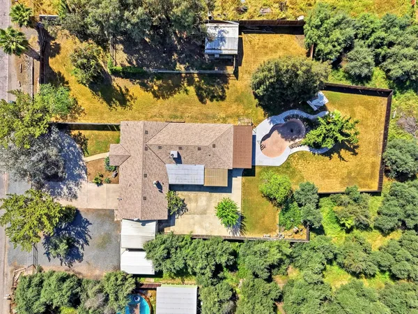 $425,000 | 24053 Road 212, Lindsay, CA 93247