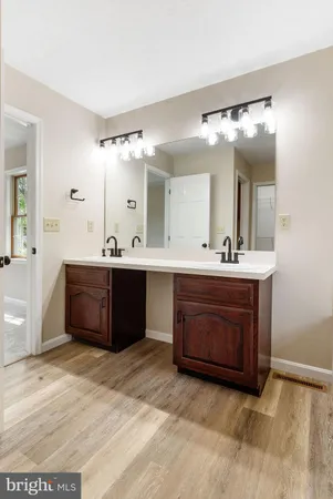 $445,500 | 33 Chinkapin Drive, New Oxford, PA 17350