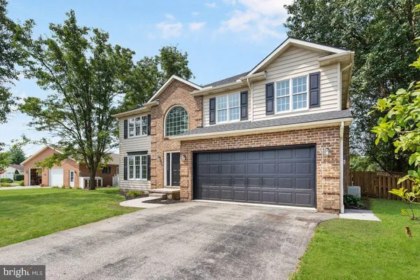 $445,500 | 33 Chinkapin Drive, New Oxford, PA 17350