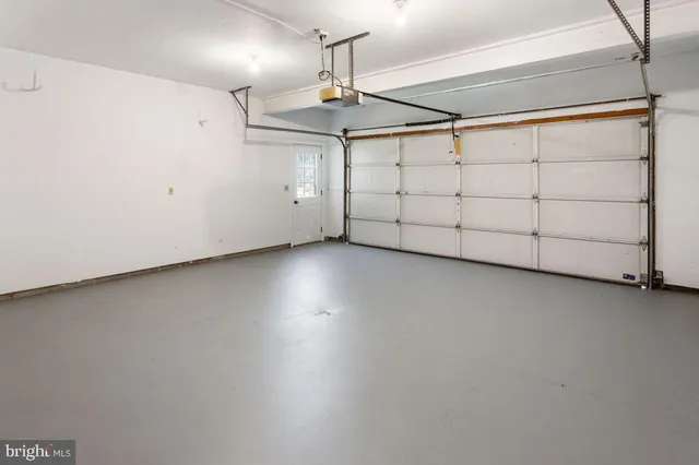 $445,500 | 33 Chinkapin Drive, New Oxford, PA 17350