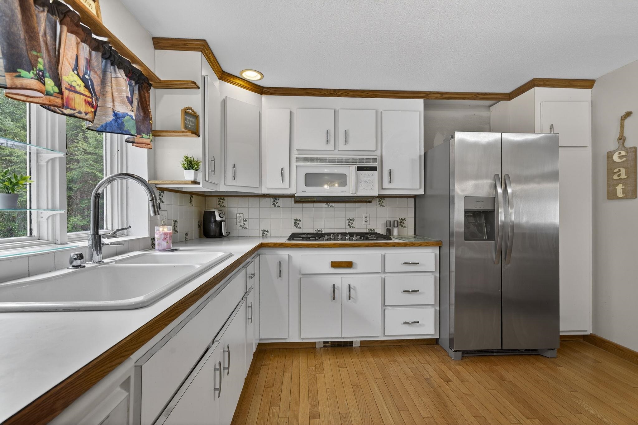 28 Spring Road Amherst, NH 03031 - Photo 11 of 60