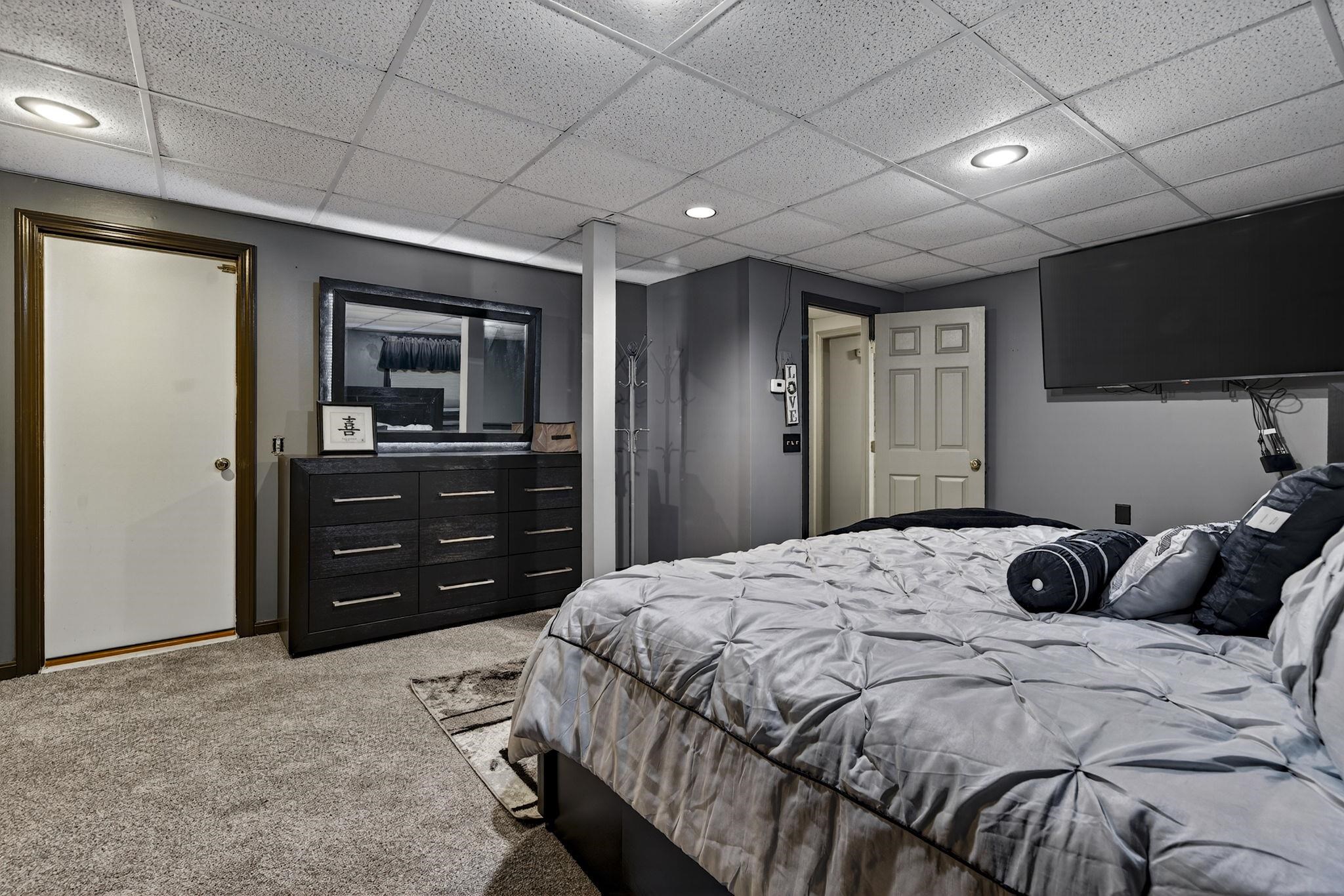 28 Spring Road Amherst, NH 03031 - Photo 39 of 60