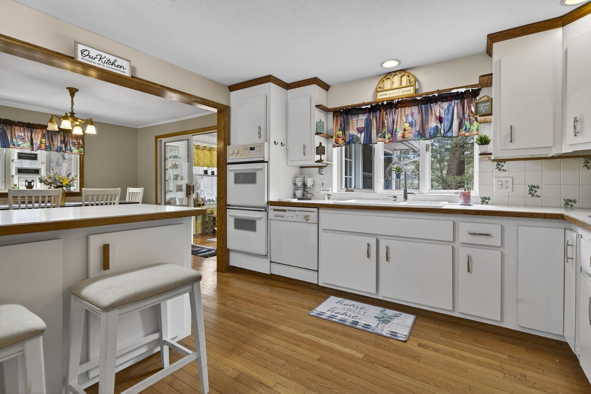 28 Spring Road Amherst, NH 03031 - Photo 10 of 60