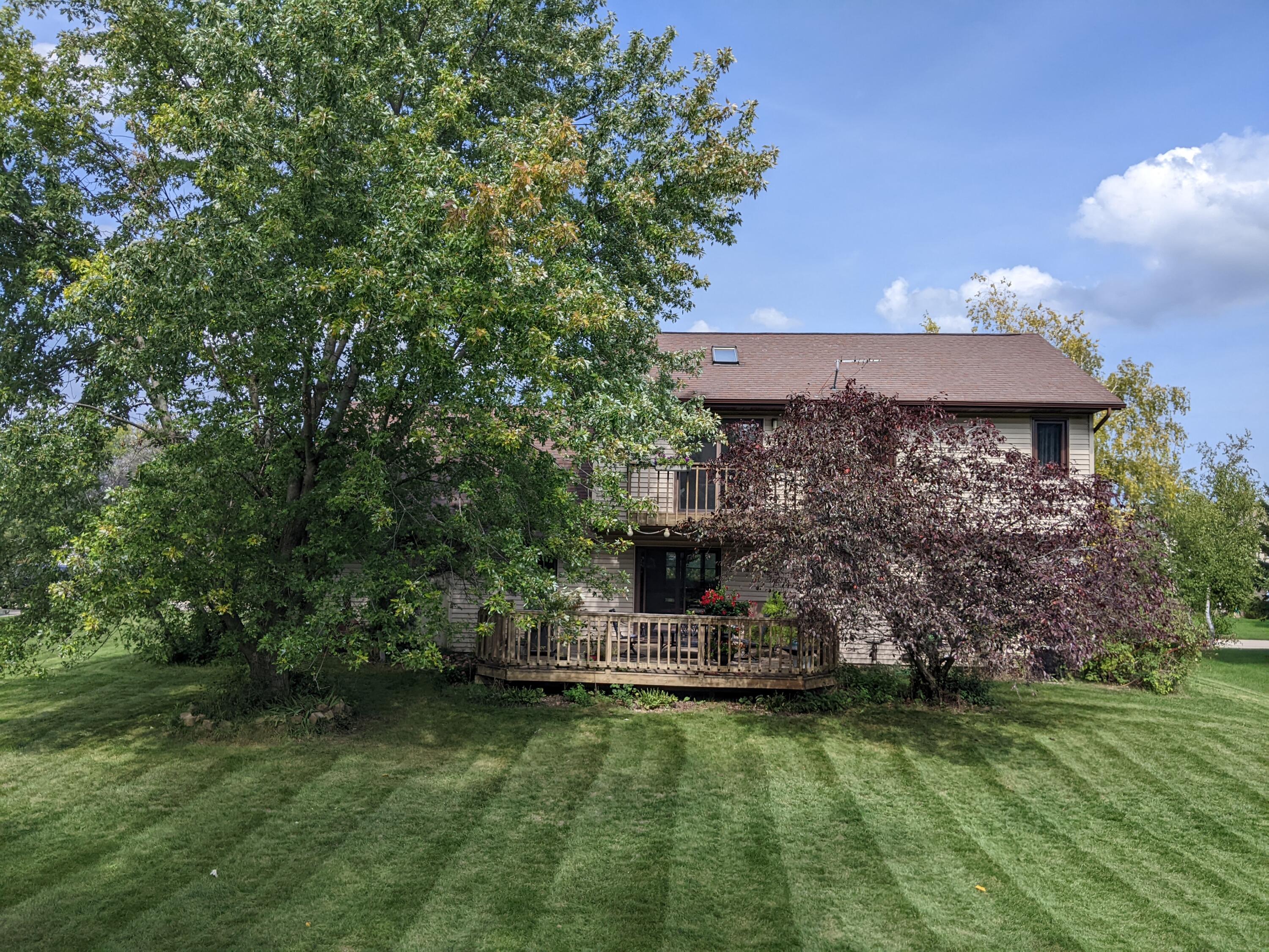 N75W23419 North Ridgeview Circle Sussex, WI 53089 - Photo 15 of 54 Spacious Yard